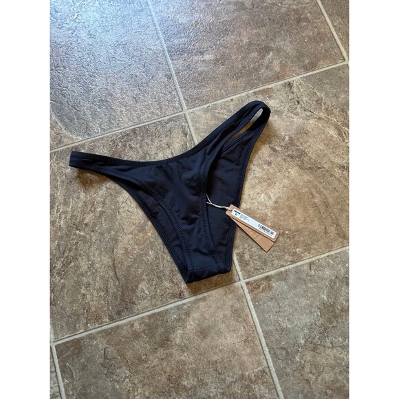 Skims Signature Swim Cheeky Tanga Bottom Onyx
Size Small - Picture 5 of 9